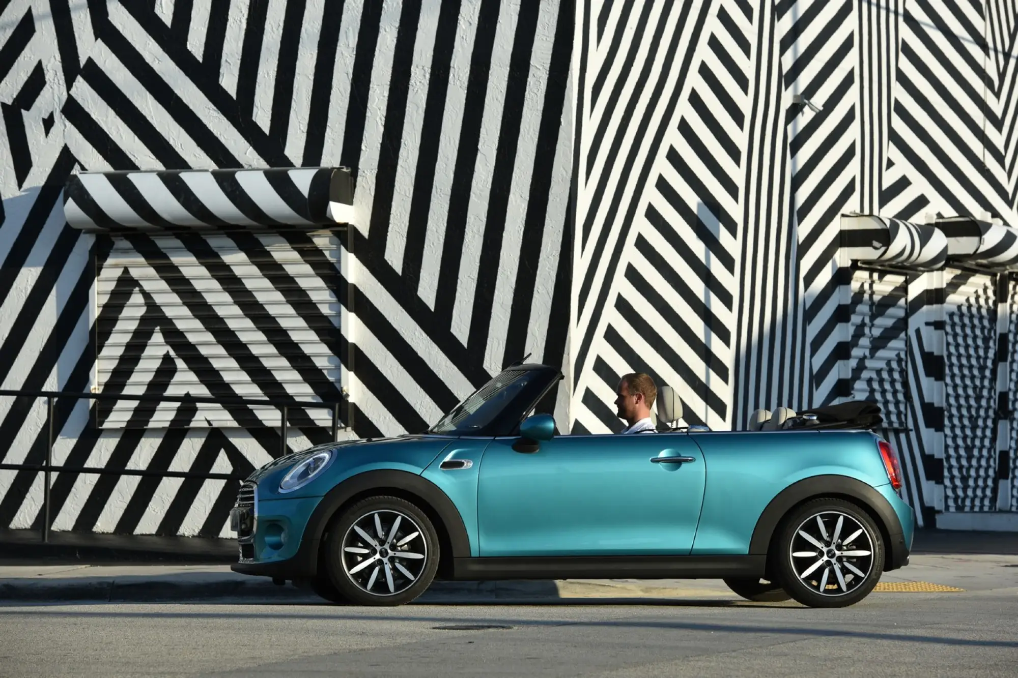 MINI Cooper Cabrio MY 2016 - 92