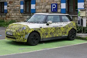 MINI Cooper E elettrica foto spia 13 luglio 2018 - 3