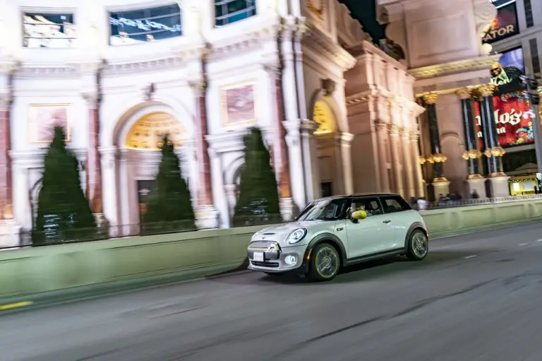 Mini Cooper elettrica - Sulle strade di Las Vegas - 10