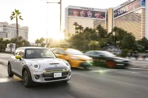 Mini Cooper elettrica - Sulle strade di Las Vegas - 25