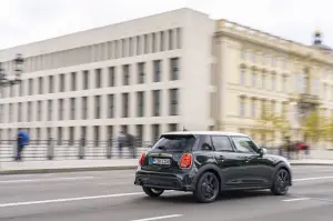 Mini Cooper Resolute Edition 5 porte - Foto - 15