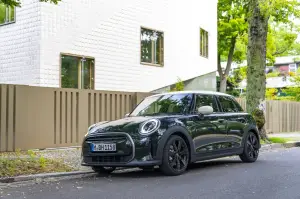 Mini Cooper Resolute Edition 5 porte - Foto - 30