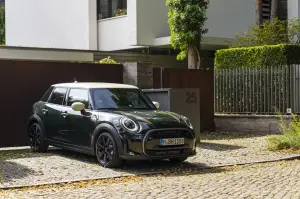 Mini Cooper Resolute Edition 5 porte - Foto - 39