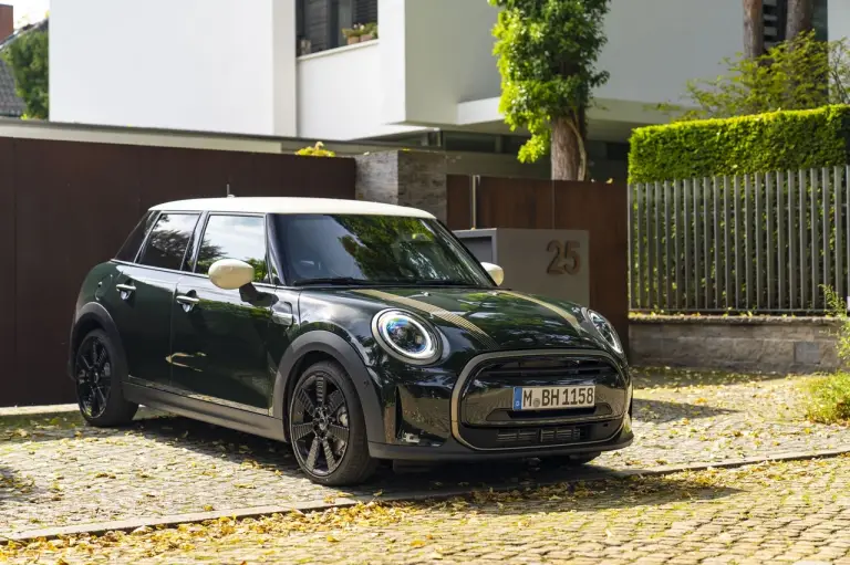 Mini Cooper Resolute Edition 5 porte - Foto - 41