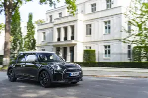 Mini Cooper Resolute Edition 5 porte - Foto - 59