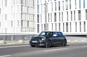 Mini Cooper Resolute Edition 5 porte - Foto - 52