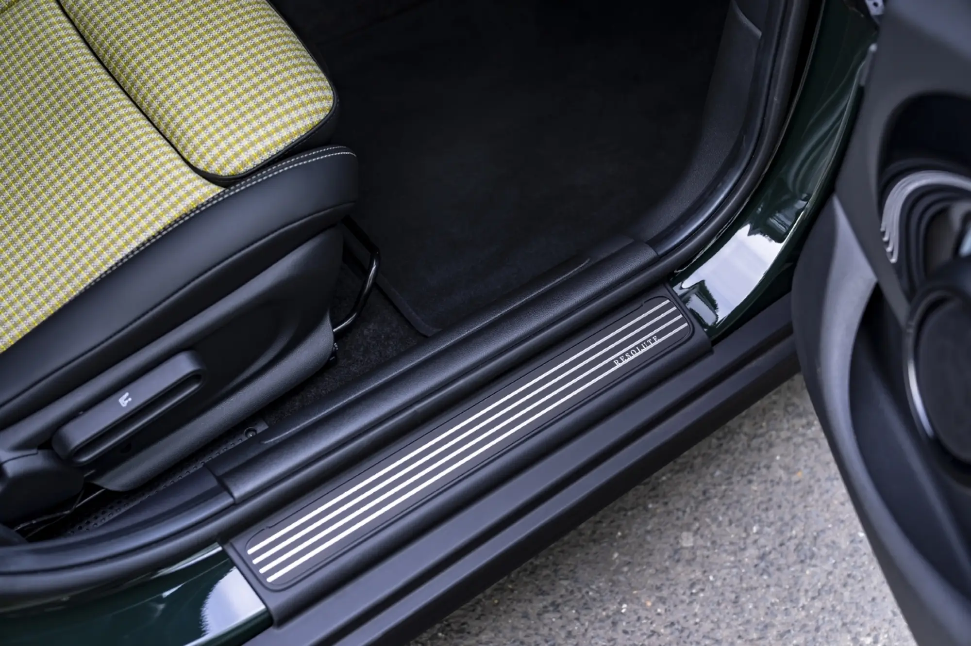 Mini Cooper Resolute Edition 5 porte - Foto - 66