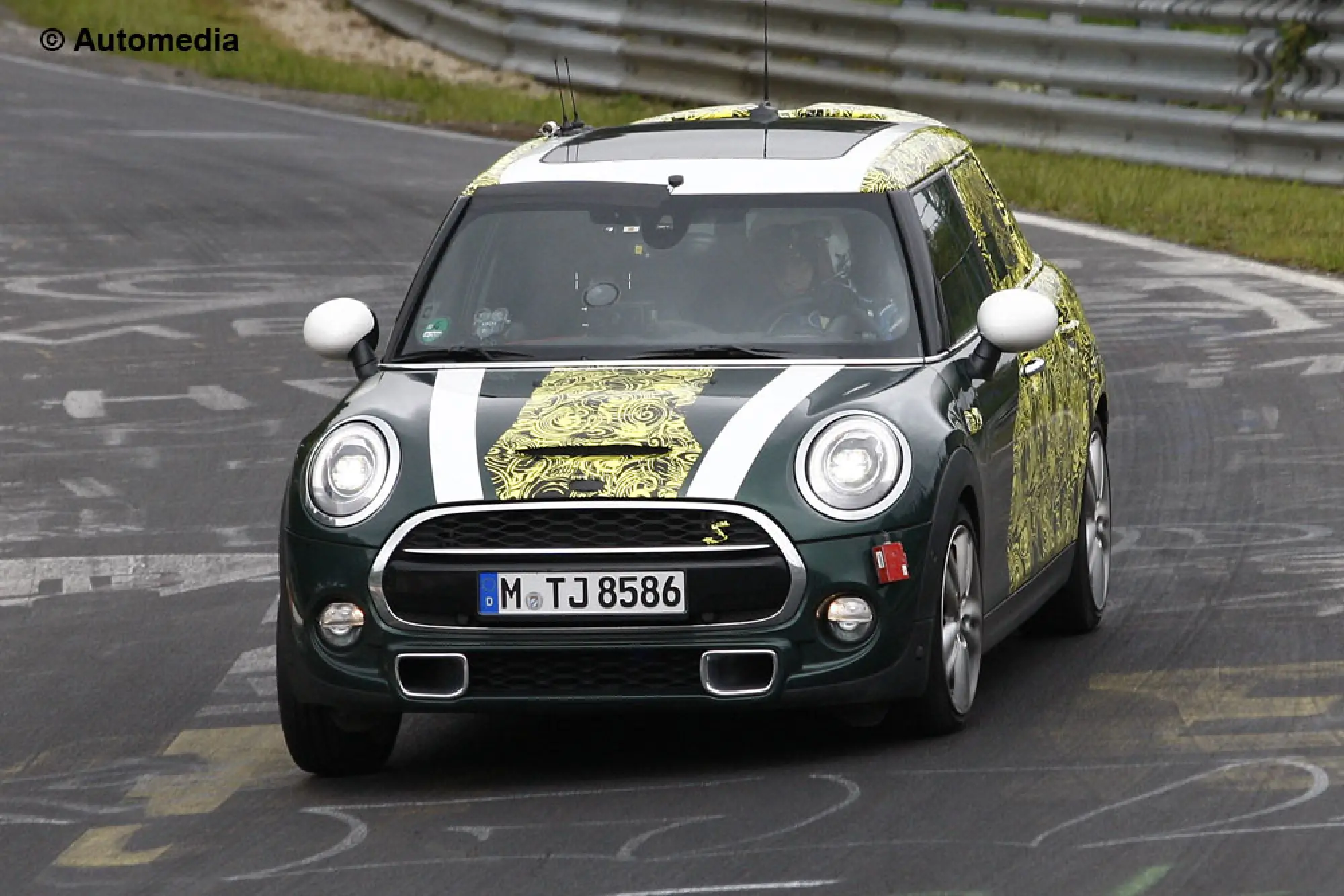 MINI Cooper S cinque porte - Foto spia 13-05-2014 - 1