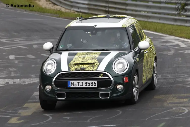 MINI Cooper S cinque porte - Foto spia 13-05-2014 - 1