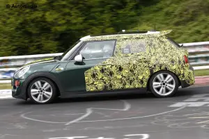 MINI Cooper S cinque porte - Foto spia 13-05-2014 - 3