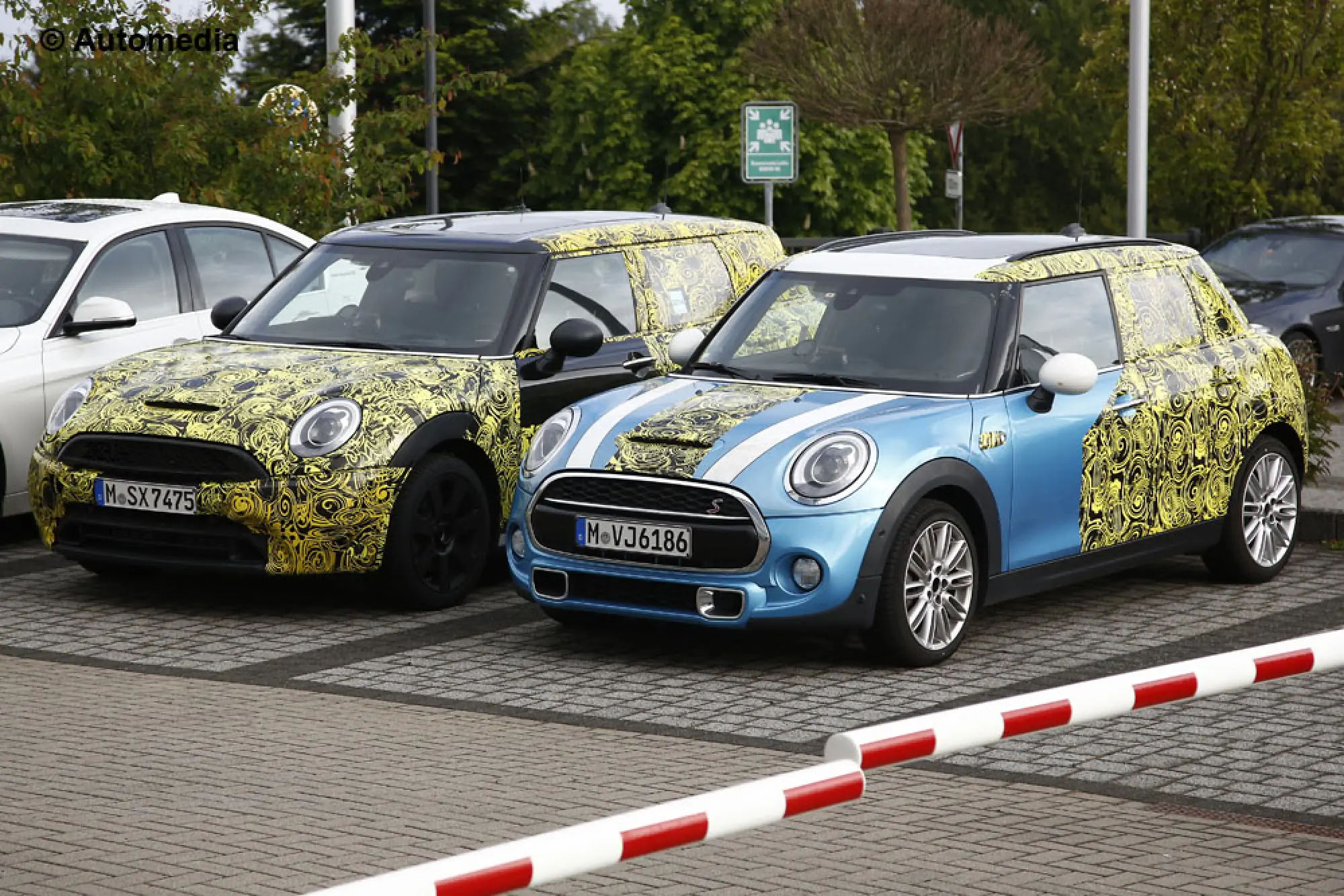 MINI Cooper S cinque porte - Foto spia 13-05-2014 - 6