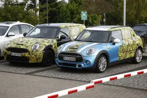MINI Cooper S cinque porte - Foto spia 13-05-2014 - 6