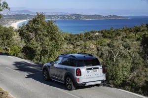 Mini Cooper S Countryman ALL4 Untamed Edition - Foto