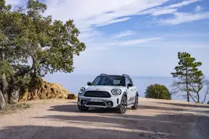 Mini Cooper S Countryman ALL4 Untamed Edition - Foto