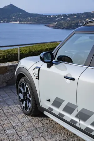 Mini Cooper S Countryman ALL4 Untamed Edition - Foto