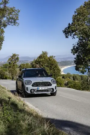 Mini Cooper S Countryman ALL4 Untamed Edition - Foto