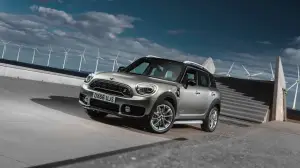 MINI Cooper S E Countryman ALL4 - 13