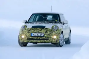 MINI Cooper S E foto spia 5 marzo 2018 - 1