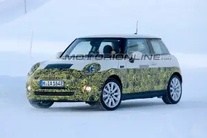 MINI Cooper S E foto spia 5 marzo 2018 - 3