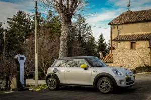 Mini Cooper SE 2020 - Foto Ufficiali - 133