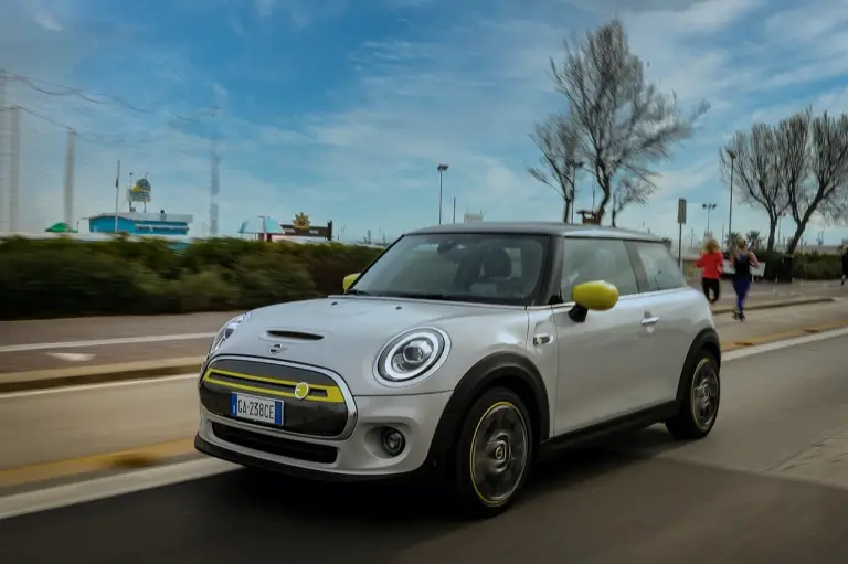 Mini Cooper SE 2020 - Foto Ufficiali - 14