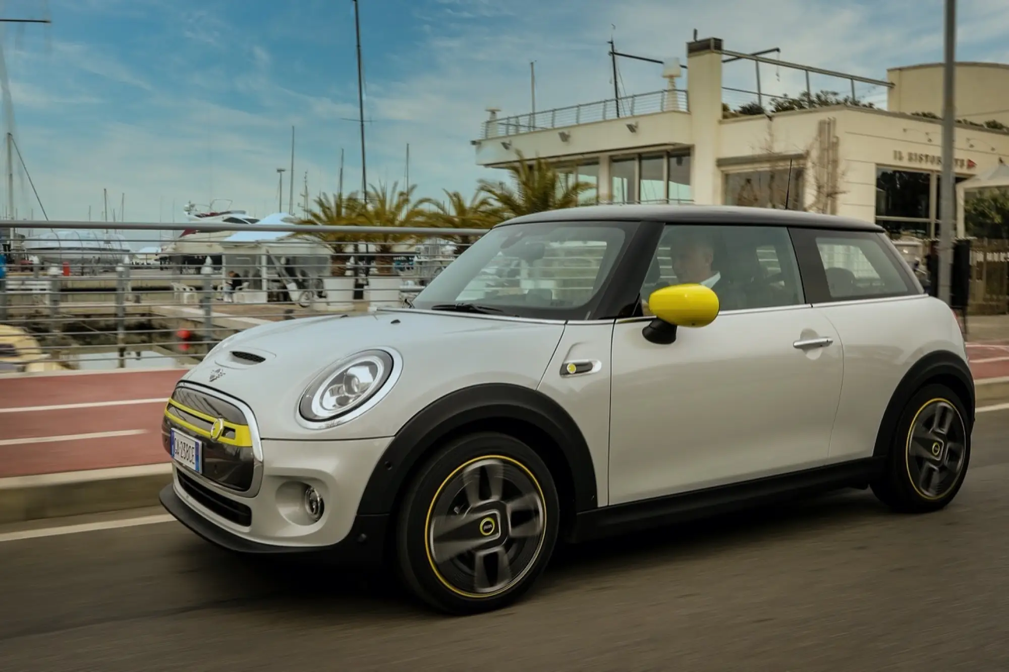 Mini Cooper SE 2020 - Foto Ufficiali - 24