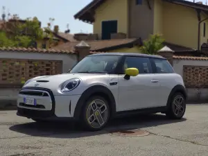 Mini Cooper SE 2021 - Prova Su Strada - 5