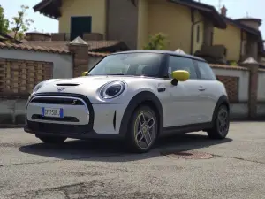 Mini Cooper SE 2021 - Prova Su Strada - 4