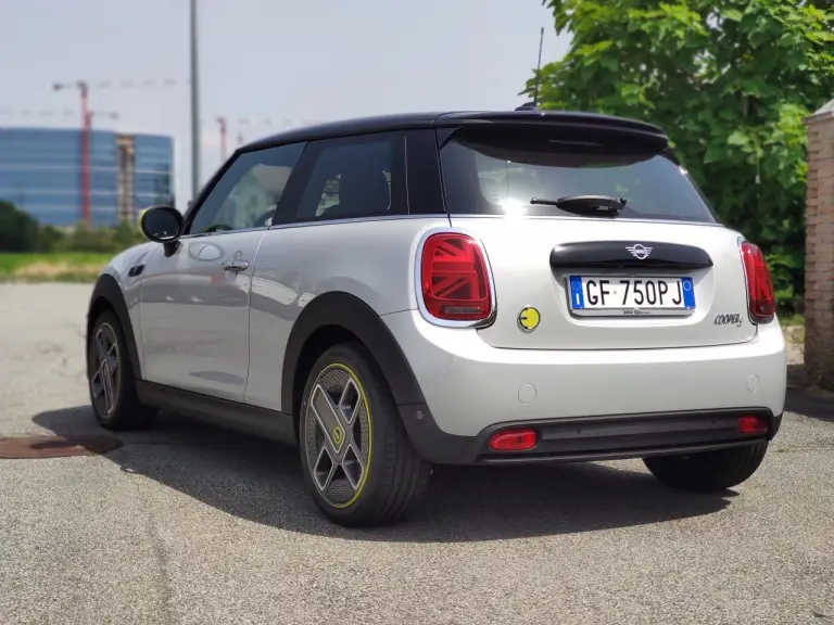 Mini Cooper SE 2021 - Prova Su Strada - 14