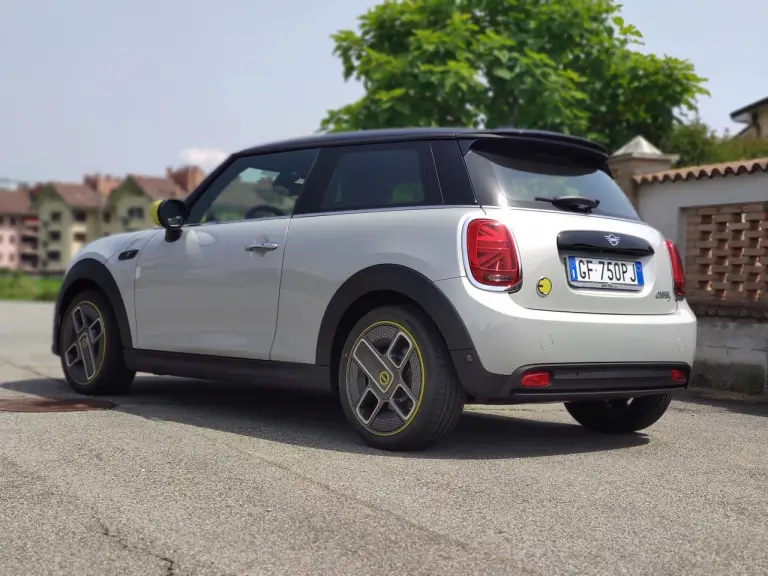 Mini Cooper SE 2021 - Prova Su Strada - 17