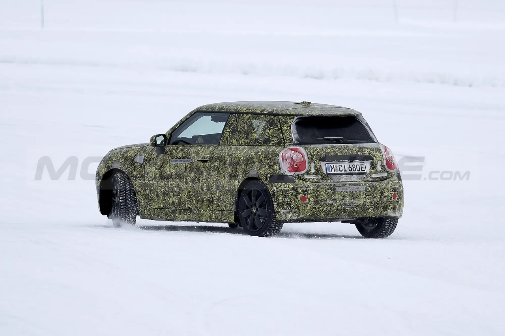 Mini Cooper SE 2023 - Foto Spia 09-02-2022 - 1