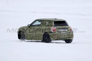Mini Cooper SE 2023 - Foto Spia 09-02-2022 - 1