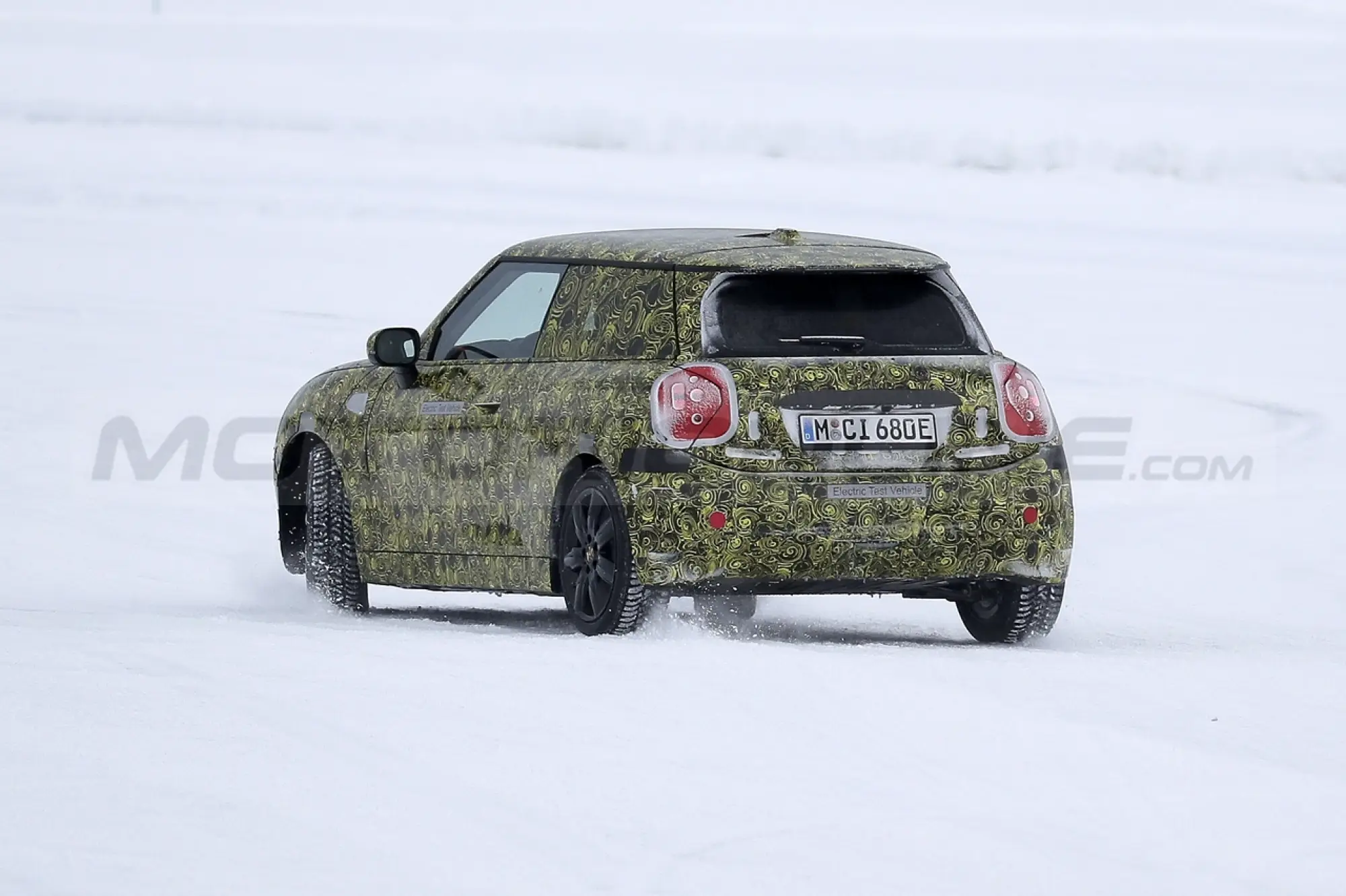 Mini Cooper SE 2023 - Foto Spia 09-02-2022 - 3