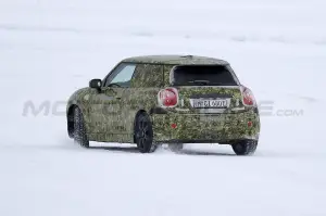 Mini Cooper SE 2023 - Foto Spia 09-02-2022 - 3