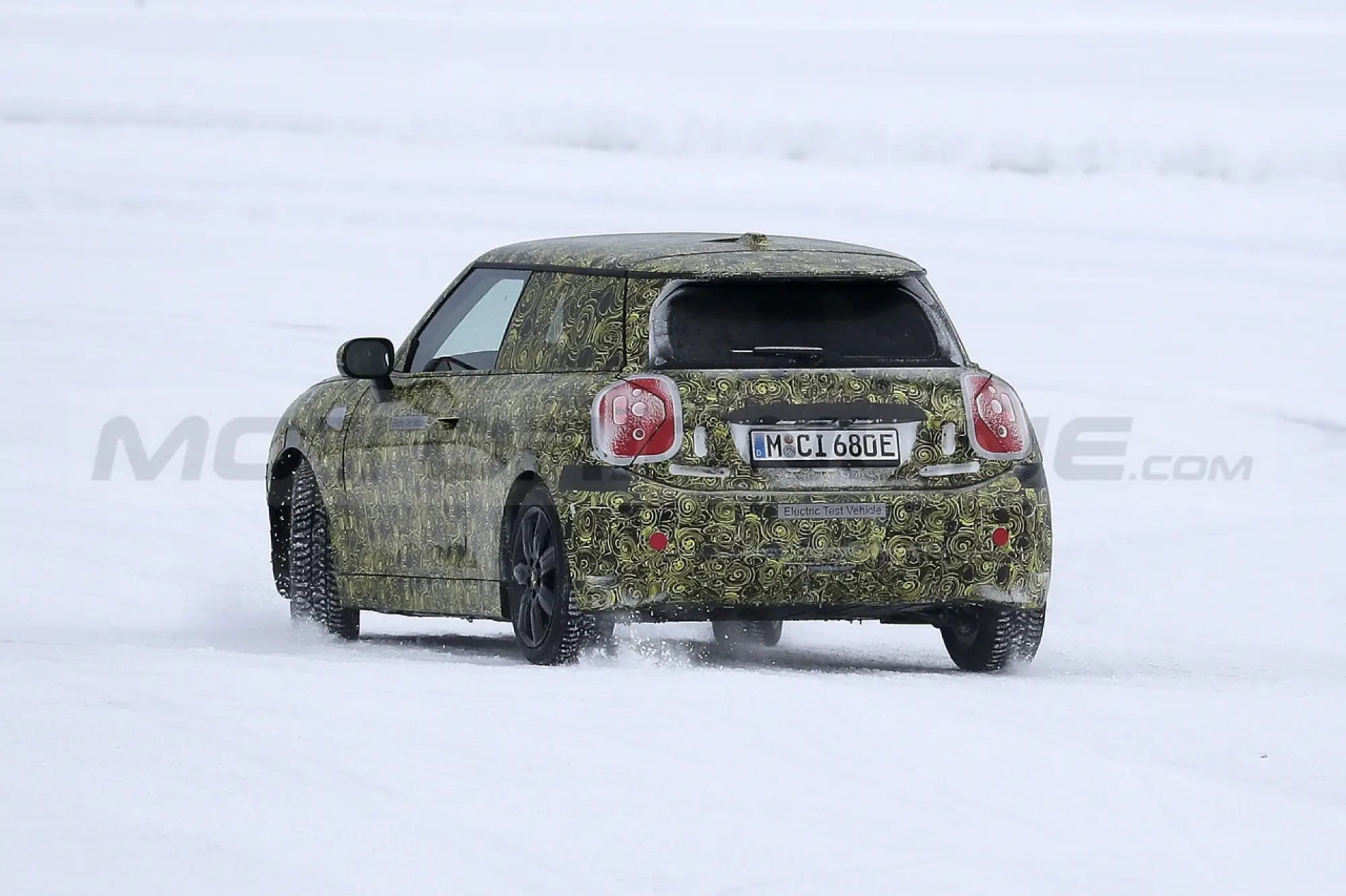 Mini Cooper SE 2023 - Foto Spia 09-02-2022 - 2