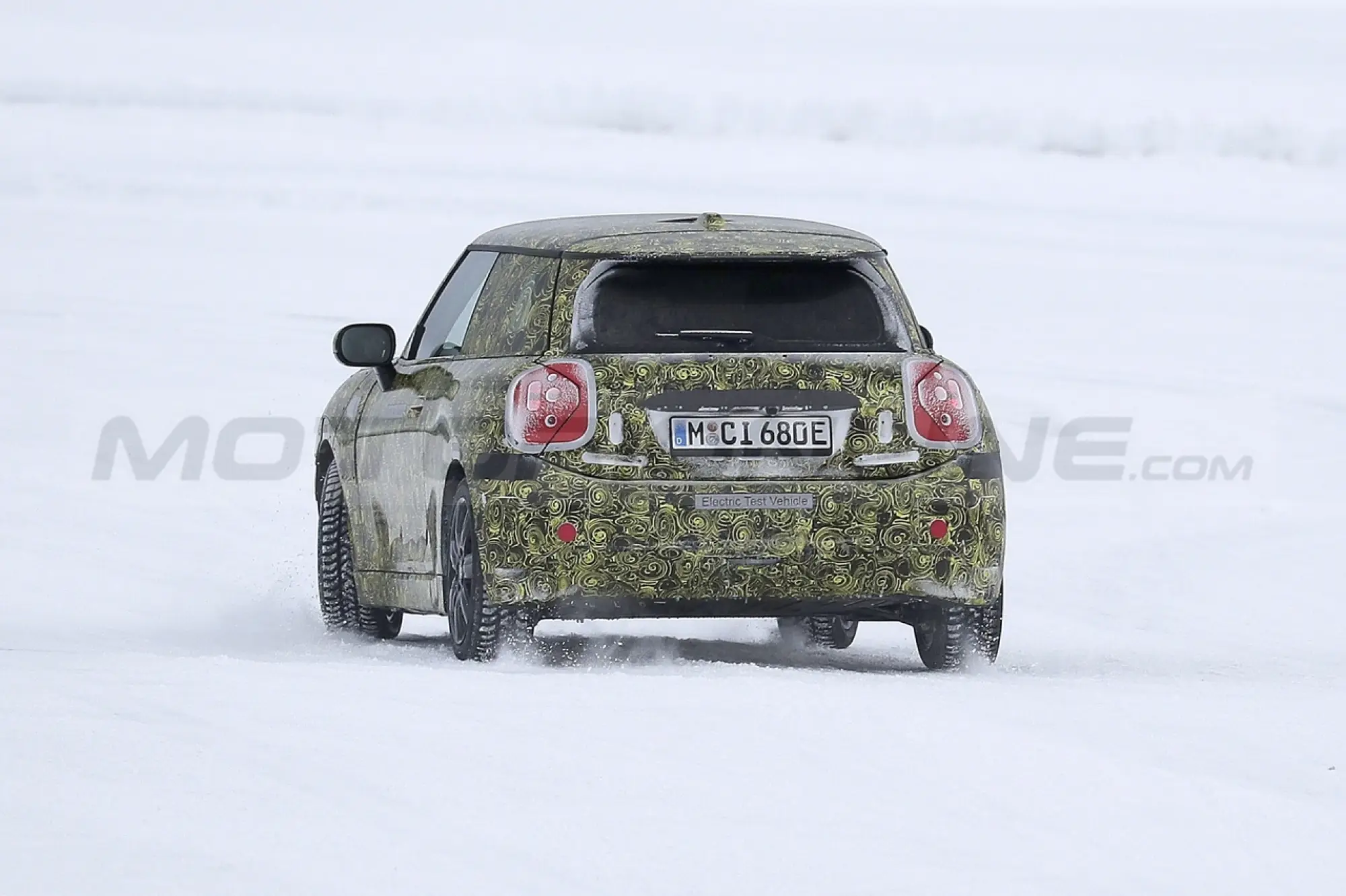 Mini Cooper SE 2023 - Foto Spia 09-02-2022 - 4
