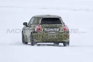 Mini Cooper SE 2023 - Foto Spia 09-02-2022 - 4
