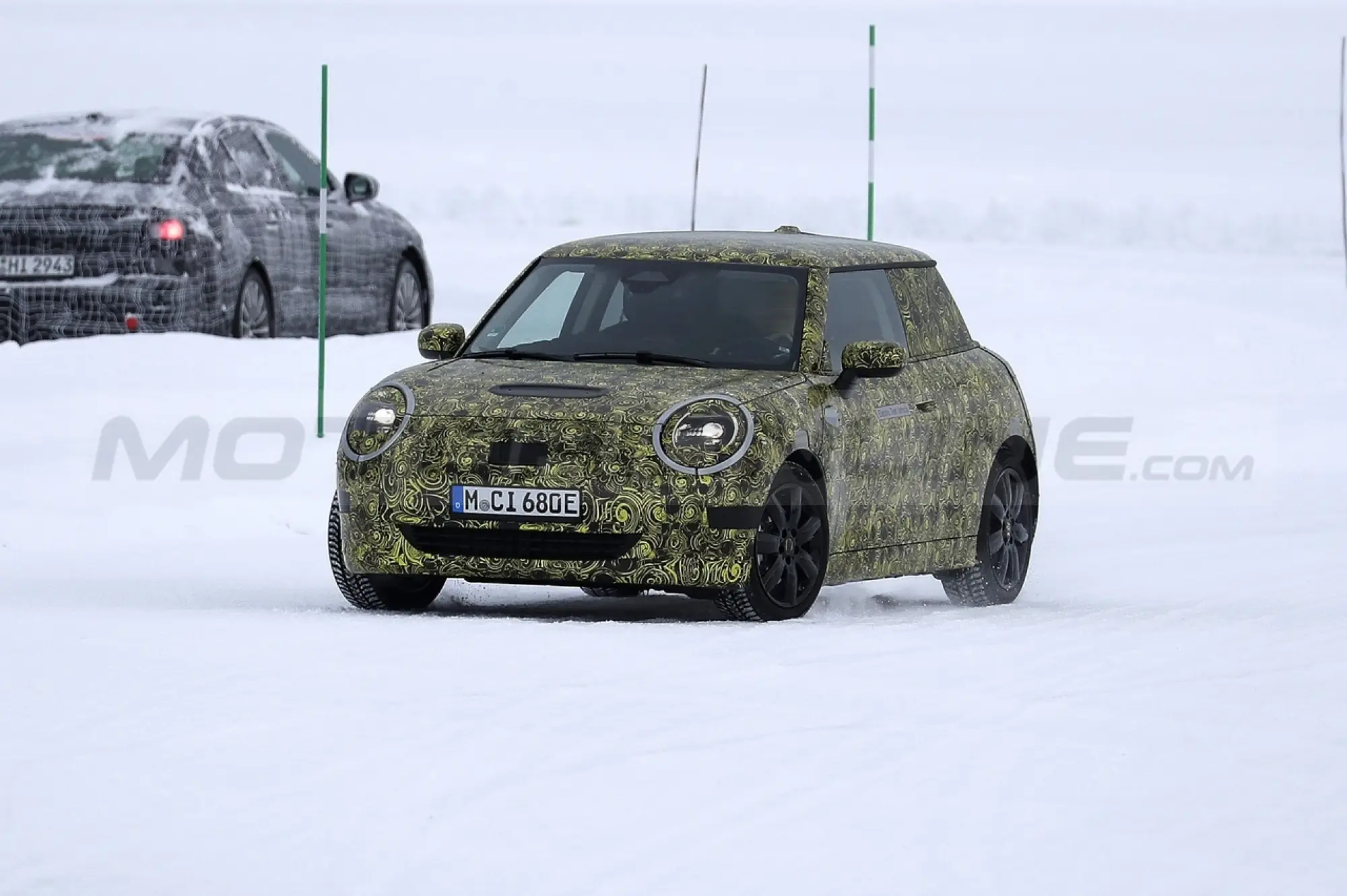 Mini Cooper SE 2023 - Foto Spia 09-02-2022 - 6