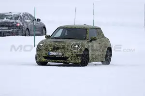 Mini Cooper SE 2023 - Foto Spia 09-02-2022 - 6