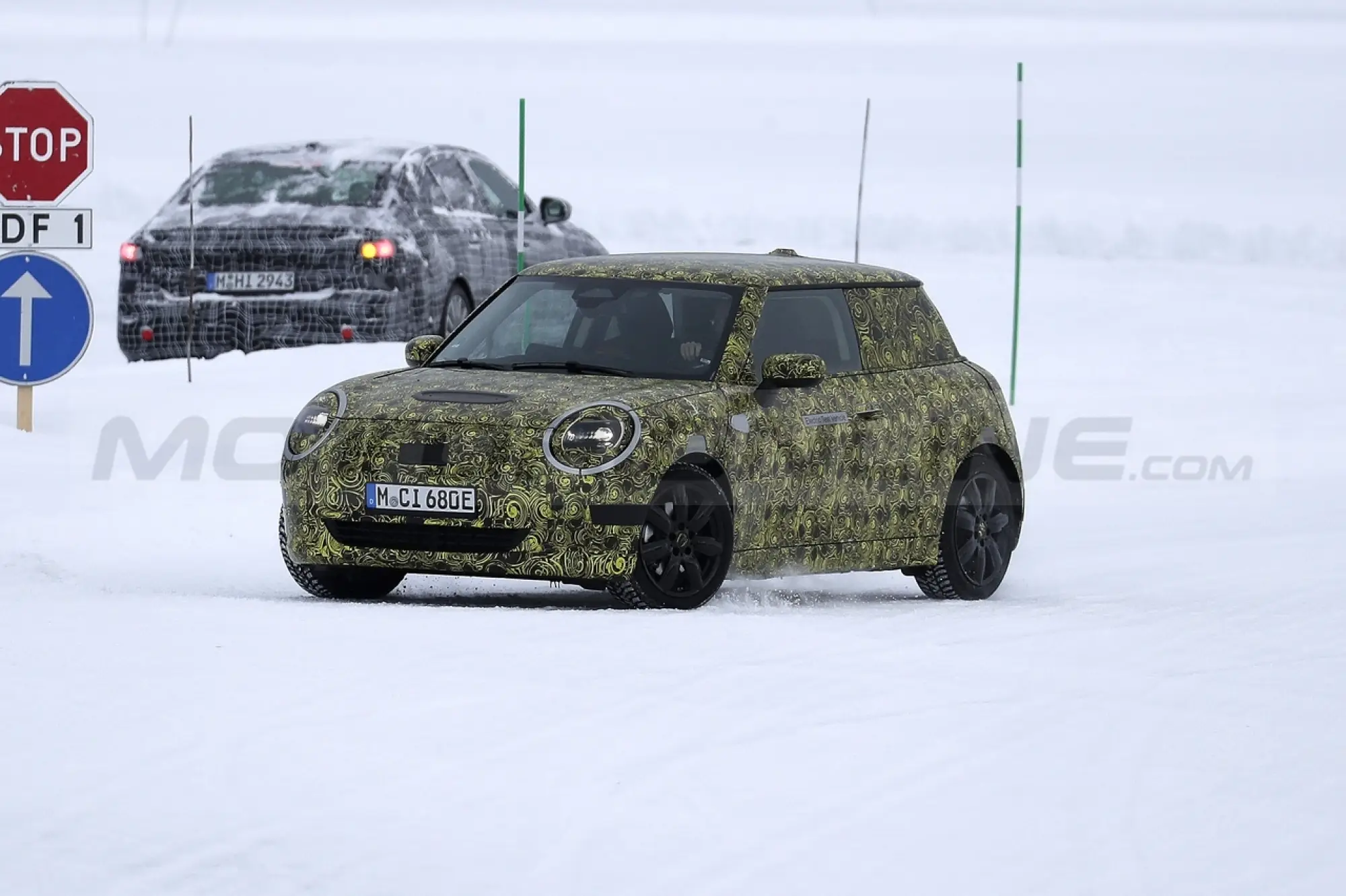 Mini Cooper SE 2023 - Foto Spia 09-02-2022 - 13