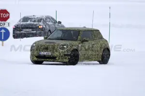 Mini Cooper SE 2023 - Foto Spia 09-02-2022 - 13