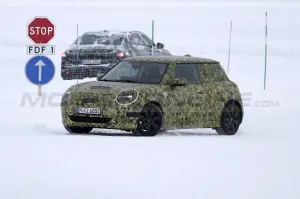 Mini Cooper SE 2023 - Foto Spia 09-02-2022 - 9