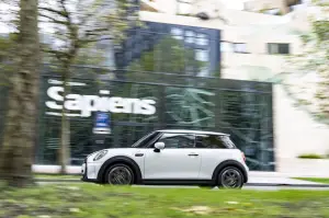 Mini Cooper SE Resolute Edition Nanuq White - Foto