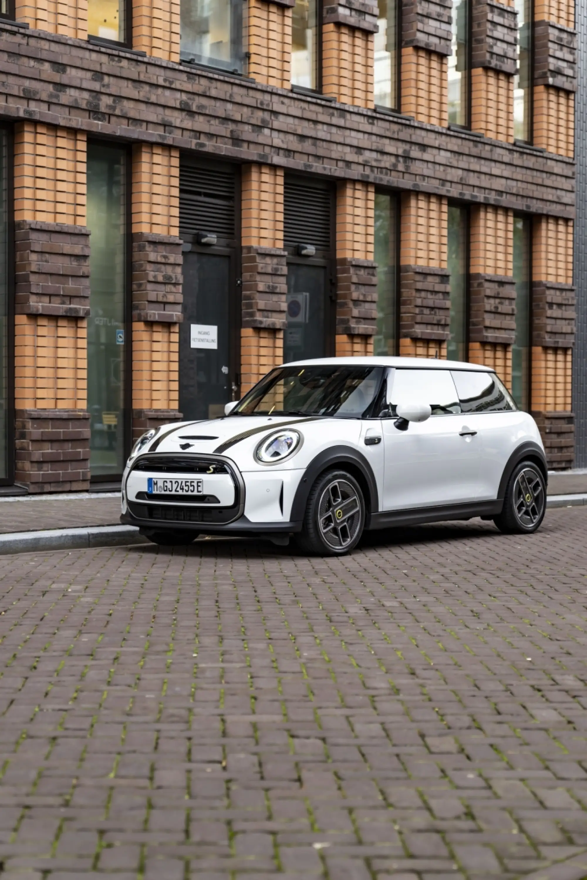 Mini Cooper SE Resolute Edition Nanuq White - Foto - 28