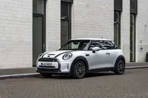 Mini Cooper SE Resolute Edition Nanuq White - Foto - 30