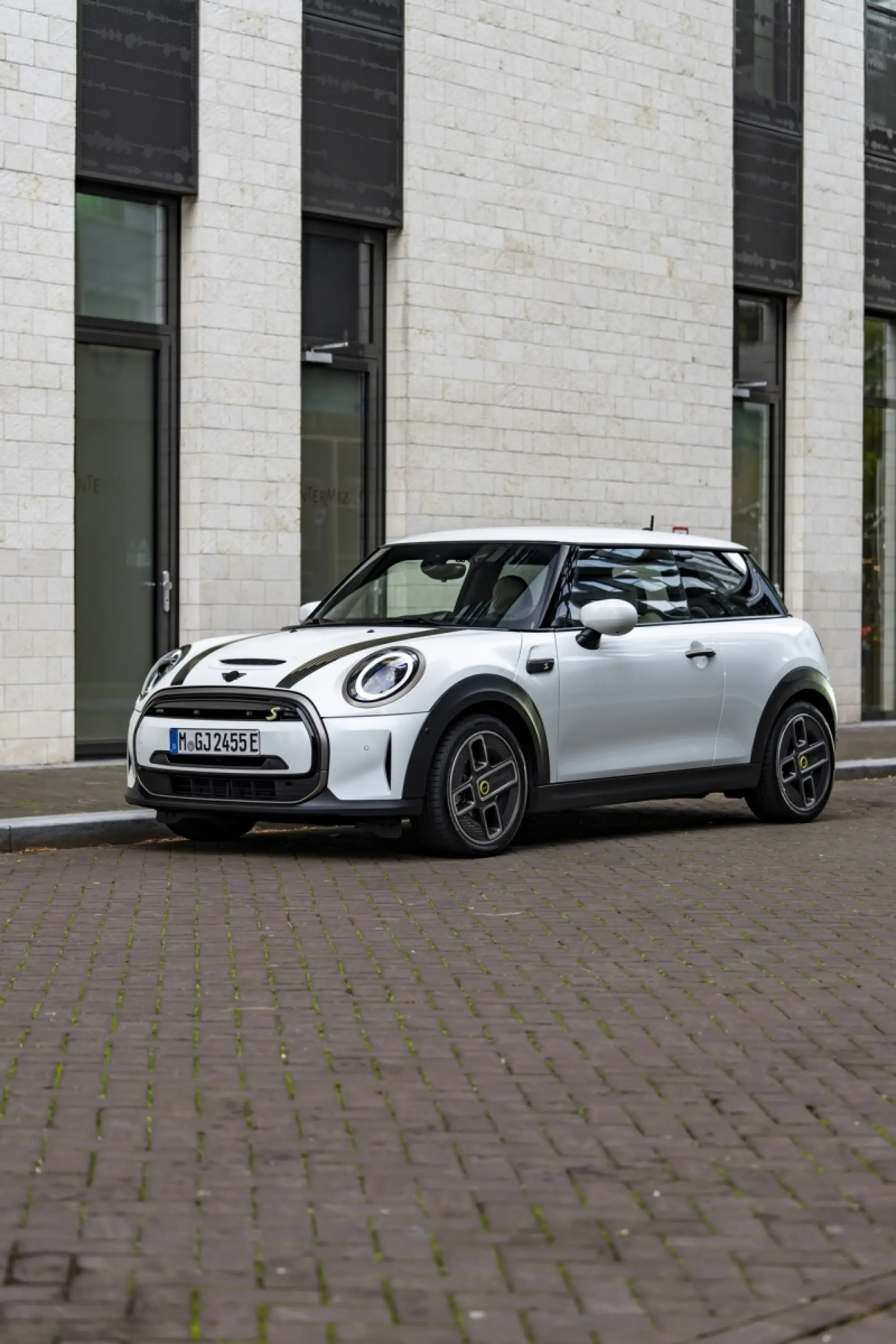 Mini Cooper SE Resolute Edition Nanuq White - Foto - 26