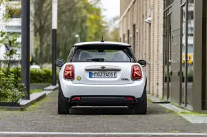 Mini Cooper SE Resolute Edition Nanuq White - Foto - 29