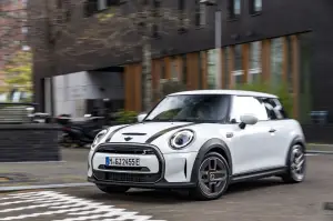 Mini Cooper SE Resolute Edition Nanuq White - Foto