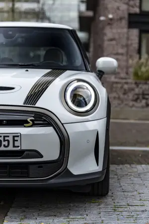 Mini Cooper SE Resolute Edition Nanuq White - Foto - 55