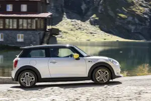 Mini Cooper SE - Transfagarasan Road